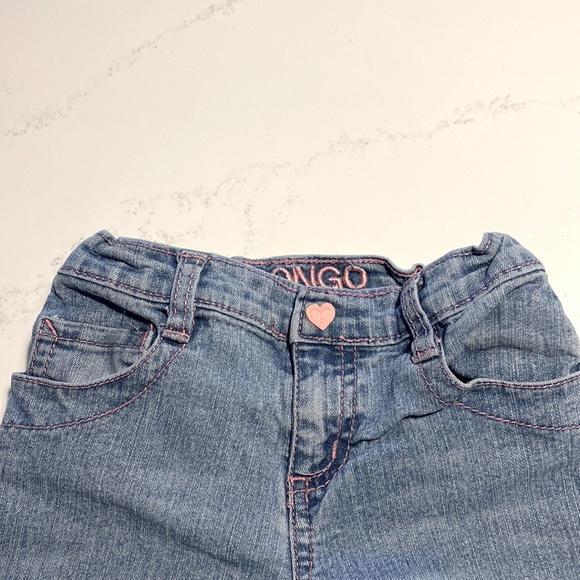 ❗2/$10❗Jeans with pink embroidery size 3T - Picture 4 of 5